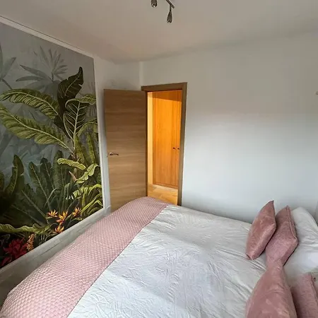 Nomad Palm House Апартаменти